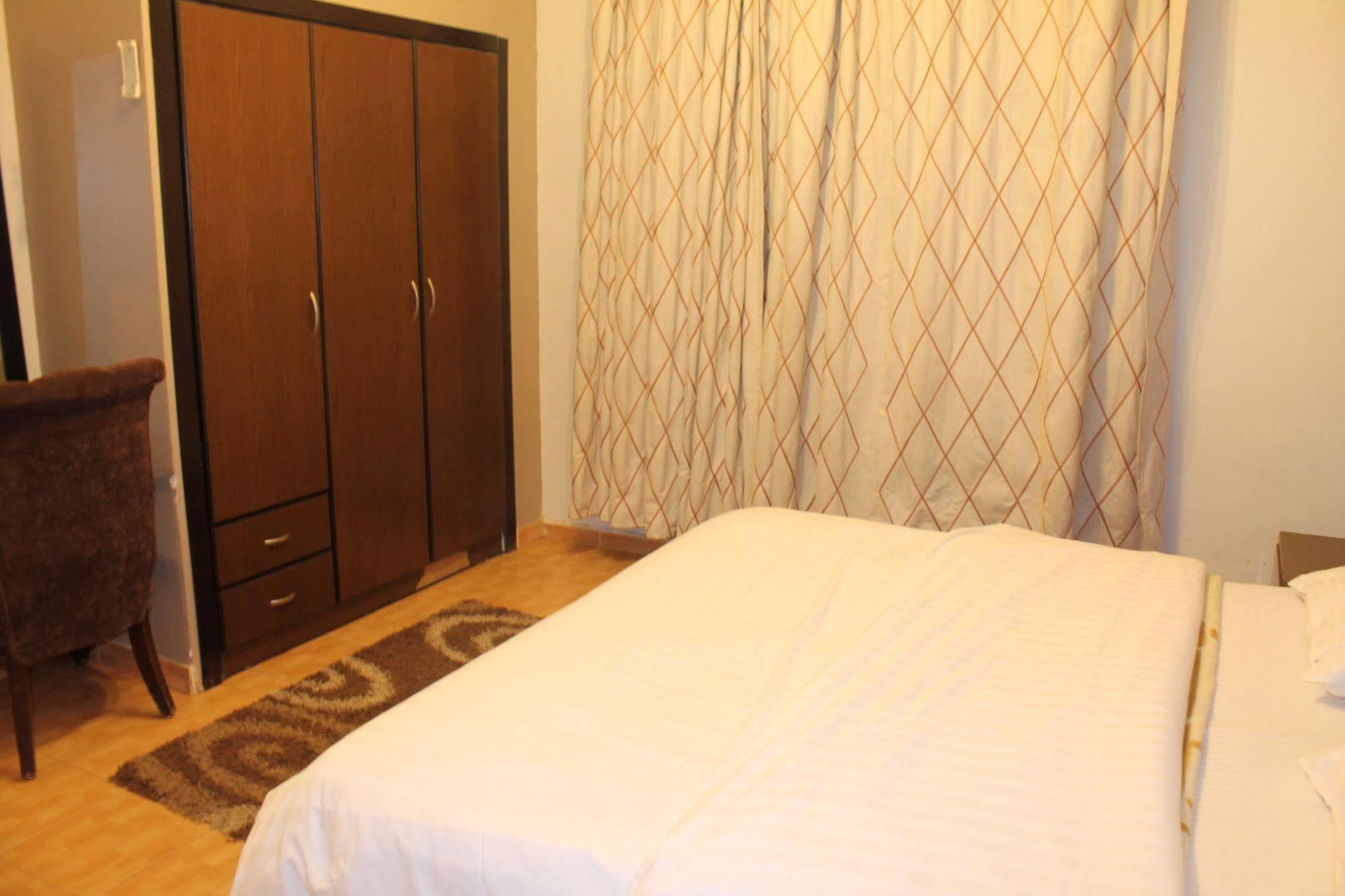Alballouti Hotel Suites Amman Dış mekan fotoğraf