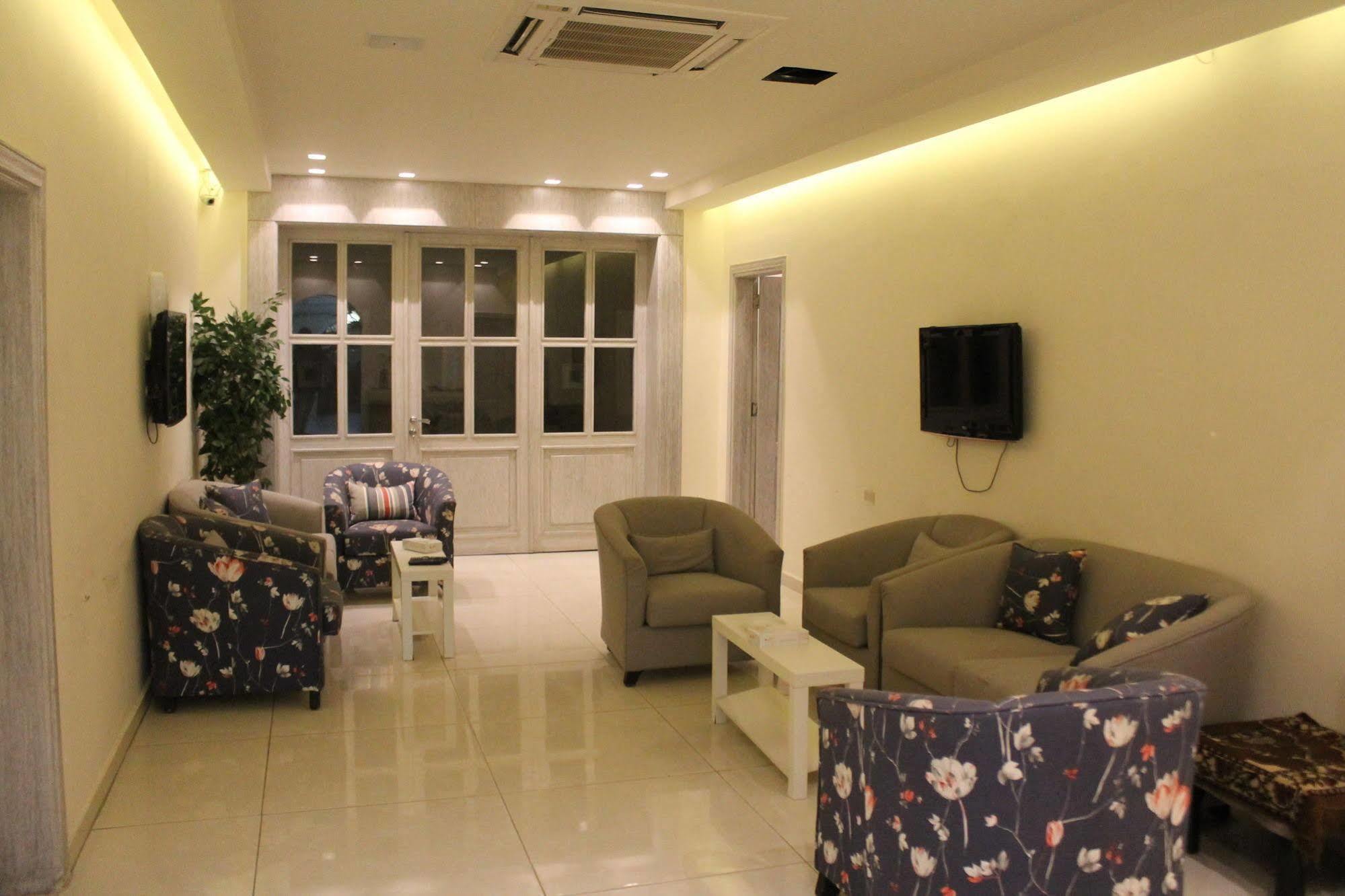 Alballouti Hotel Suites Amman Dış mekan fotoğraf