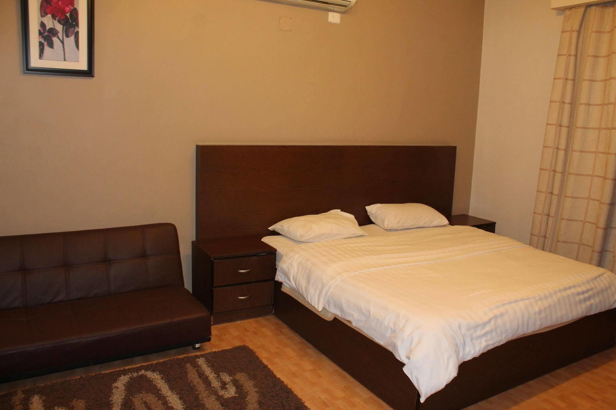 Alballouti Hotel Suites Amman Dış mekan fotoğraf