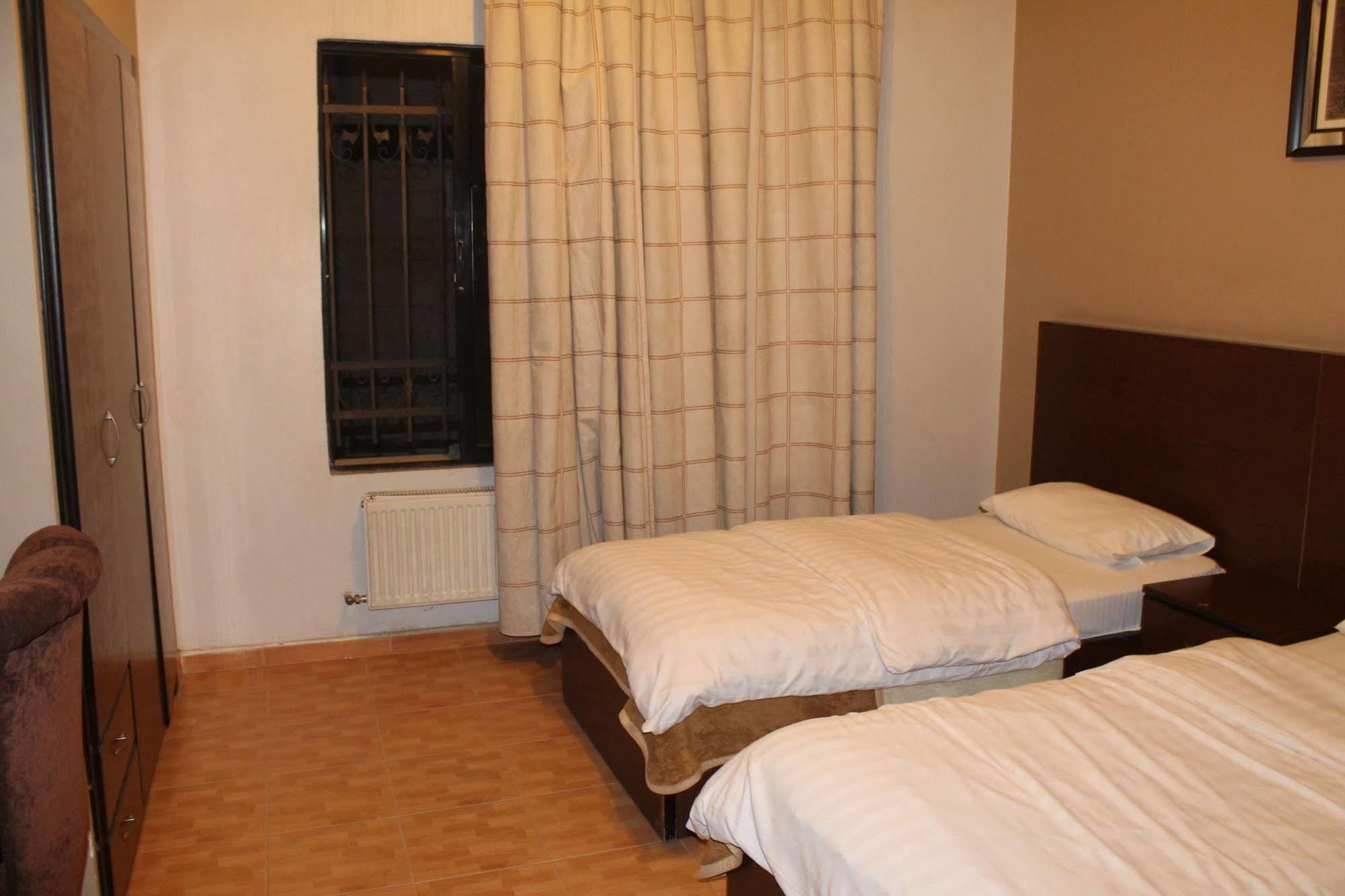 Alballouti Hotel Suites Amman Dış mekan fotoğraf